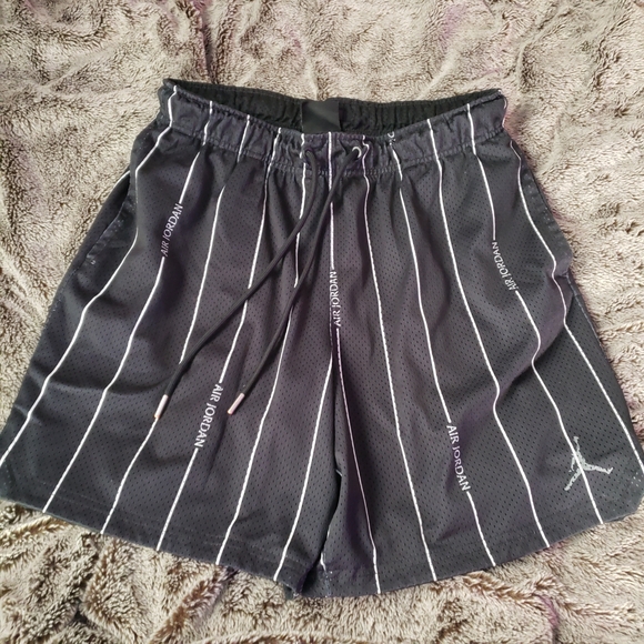 Jordan Gray Striped Men's Athletic Shorts - Picture 1 of 2